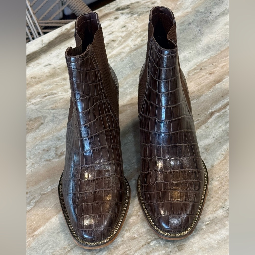 NEW Women’s VINCE CAMUTO Jentilliy brown croc leather ankle booties-Size 9 - Picture 3 of 8